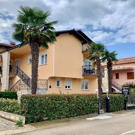 Apartments Kivi Novigrad Istria Buitenkant foto