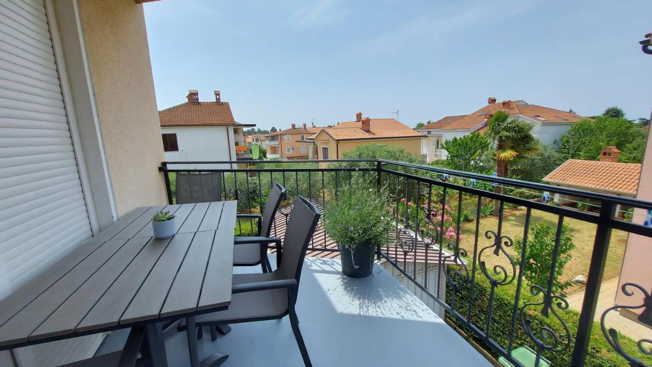 Apartments Kivi Novigrad Istria Buitenkant foto